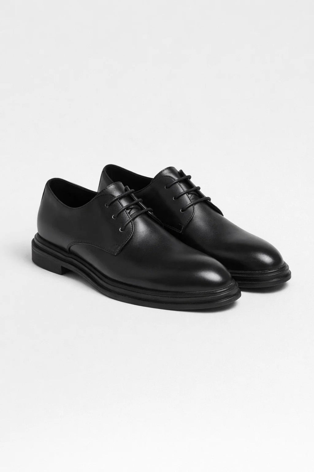 Men's Elegant Lace-Up Derby Shoes for Formal and Casual Wear