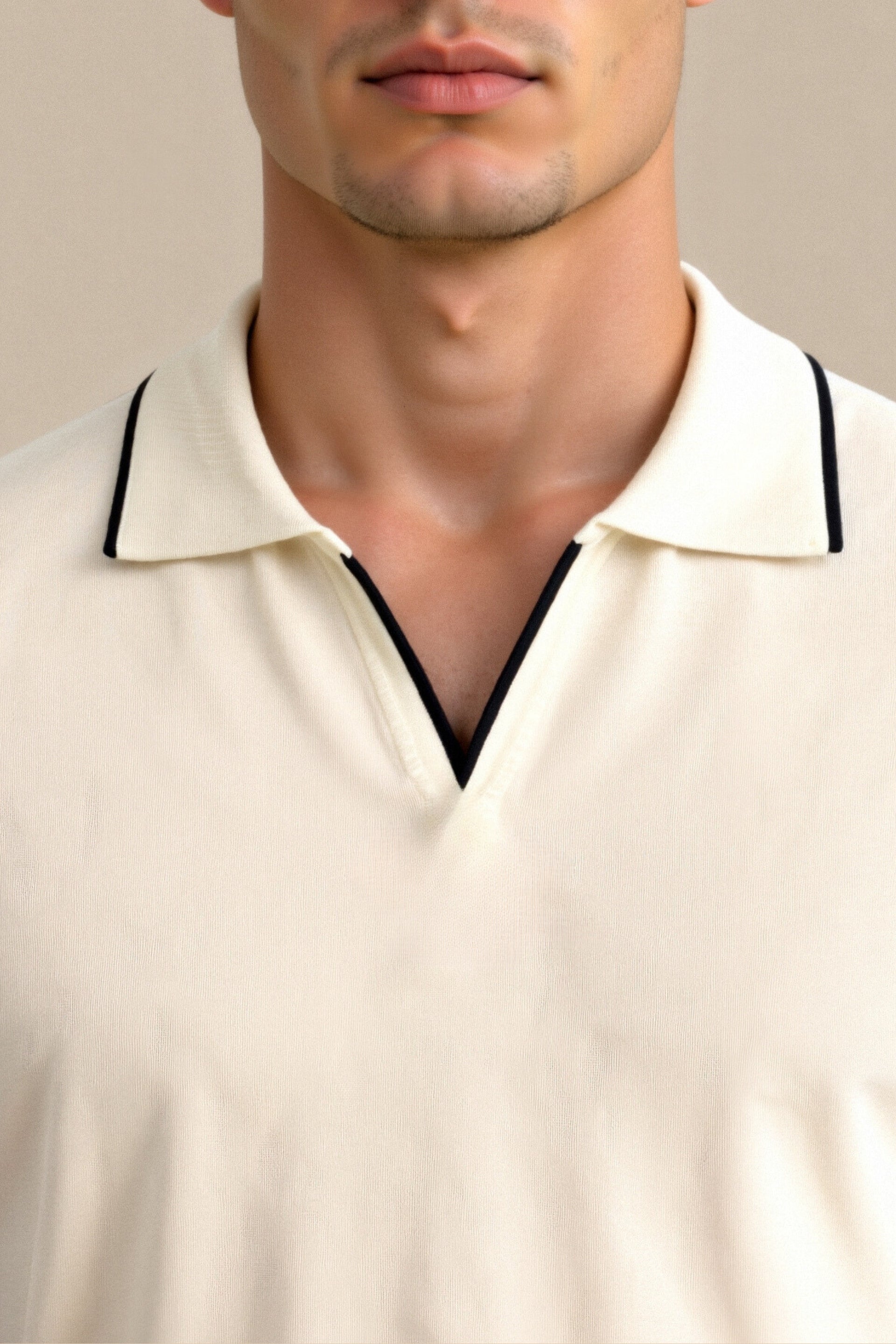 Men's Elegant Polo Shirt with Contrast Details