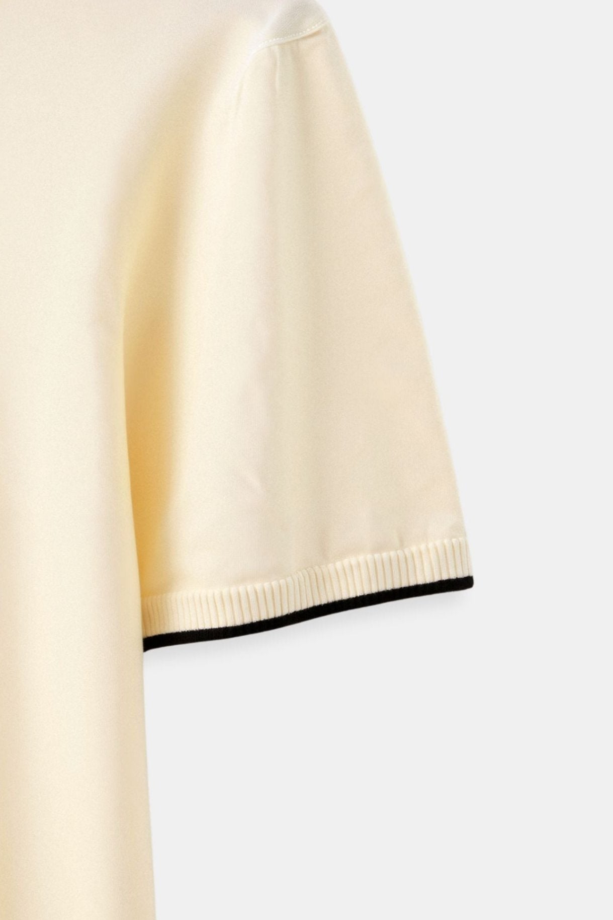 Men's Elegant Polo Shirt with Contrast Details