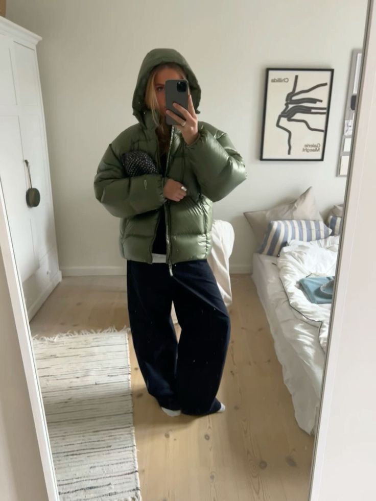 Men's Quilted Puffer Jacket with Sherpa Lining