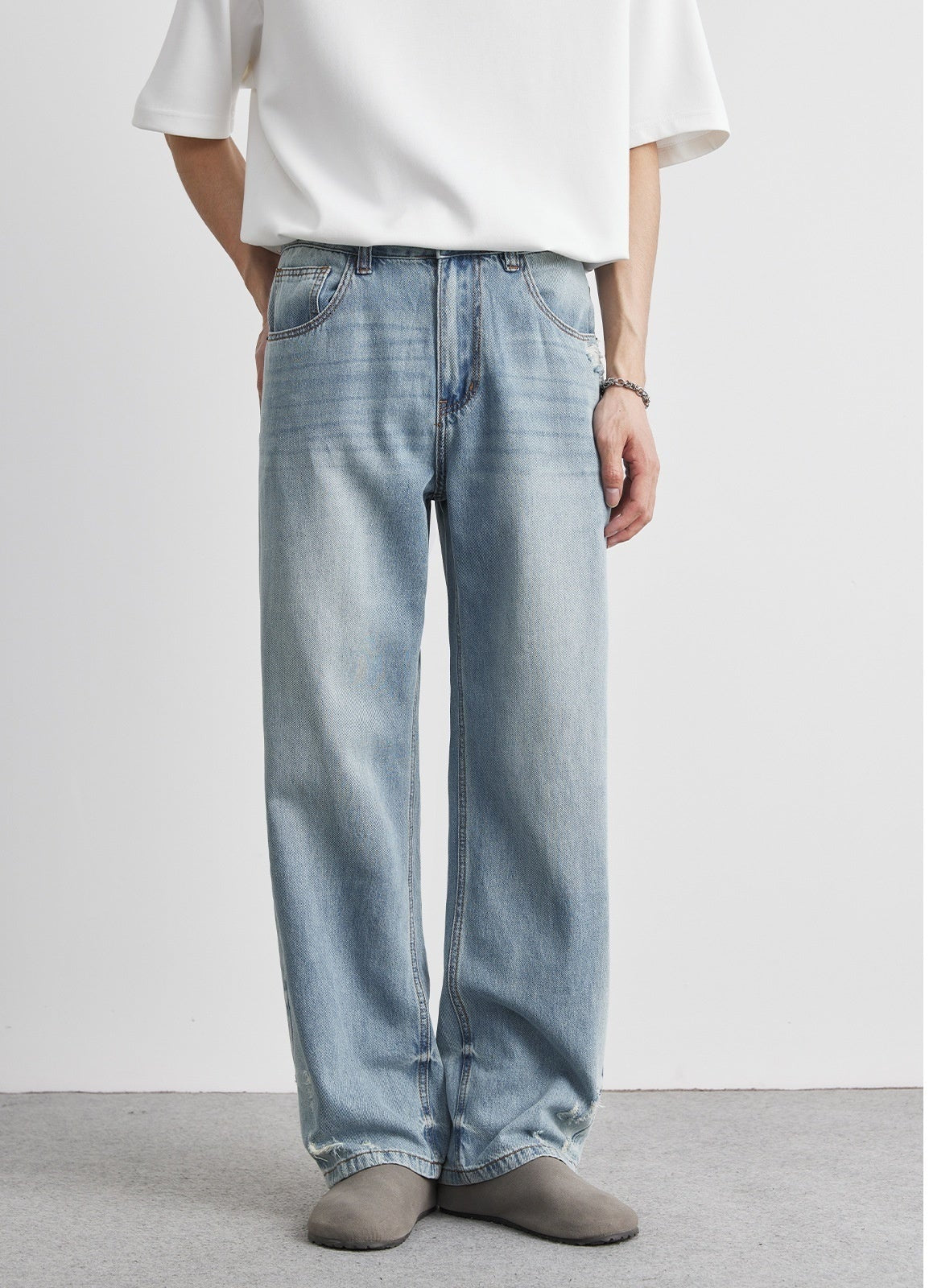 Men's Relaxed Fit Straight Leg Jeans