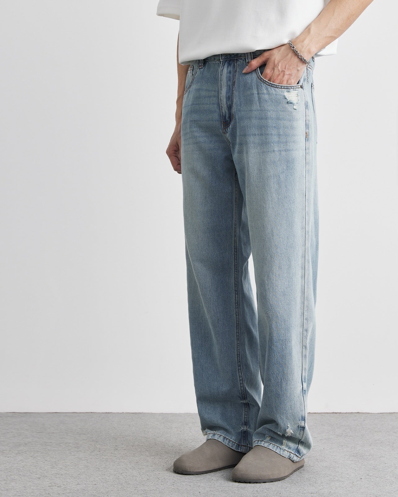 Men's Relaxed Fit Straight Leg Jeans