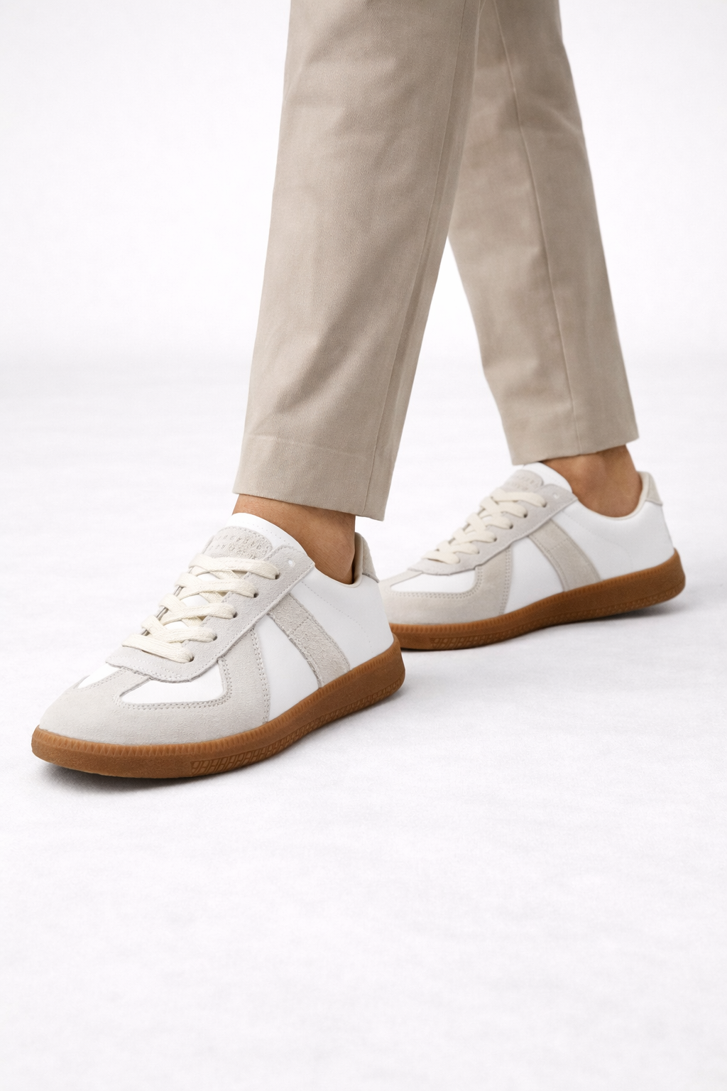 Men's Retro Sneakers - Vintage-Inspired Men's Trainers