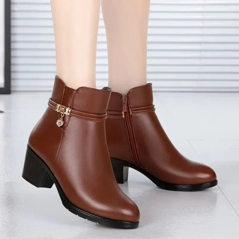 Women's Lined Black Ankle Boots for Versatile Everyday Style