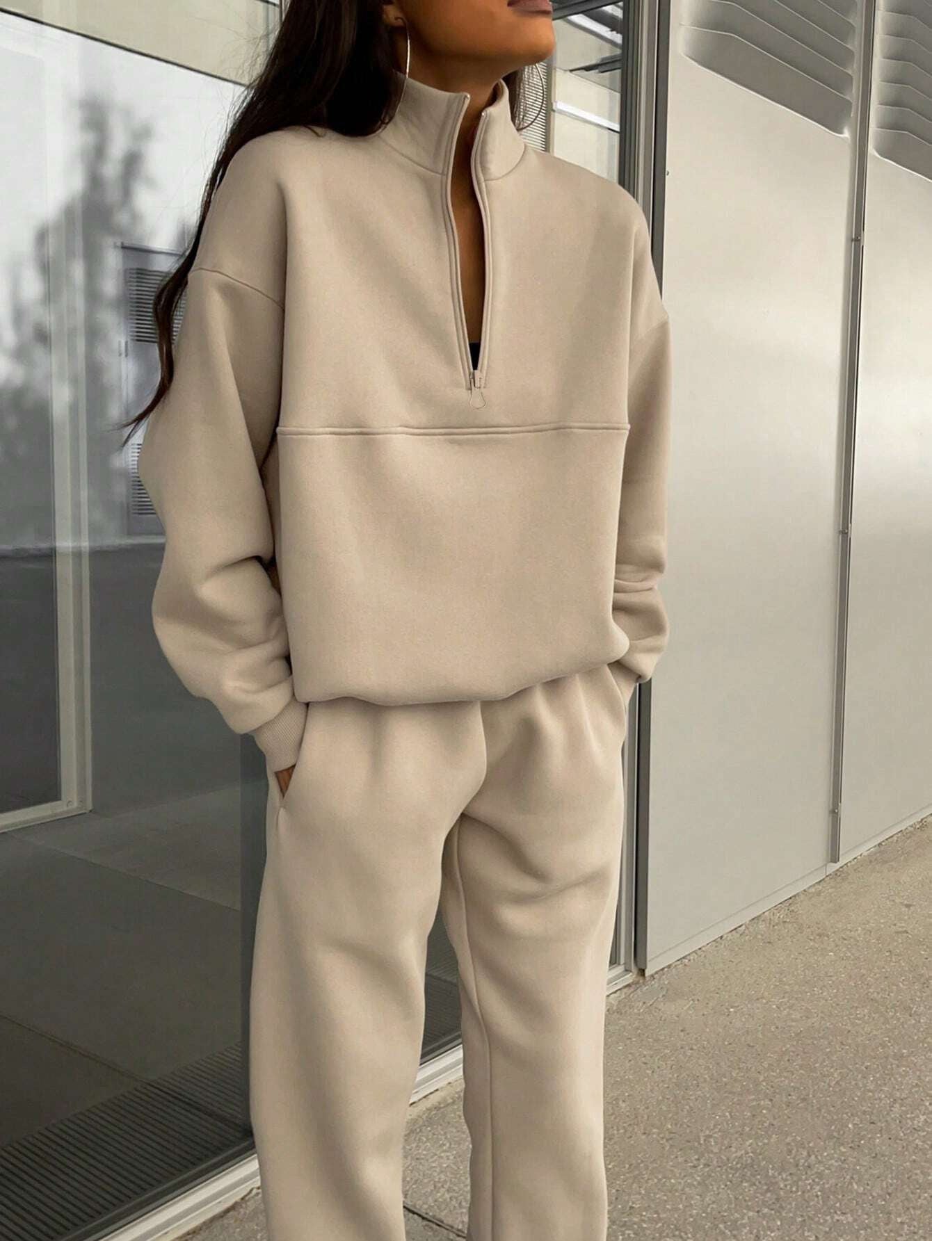 Women's Long-Sleeve Zip-Up Sports Sweatshirt and Elastic Waist Trousers Set