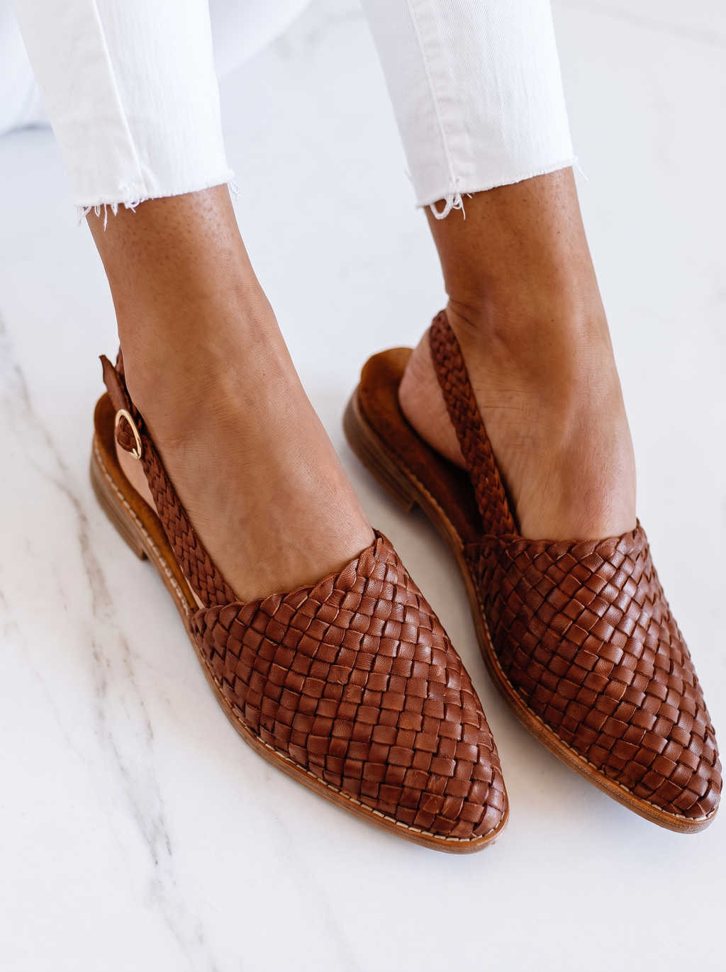 Women's Pointed Toe Flat Buckle Sandals for Casual Wear
