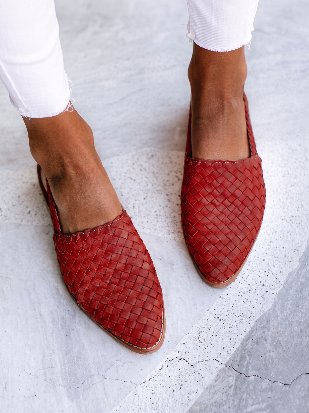 Women's Pointed Toe Flat Buckle Sandals for Casual Wear