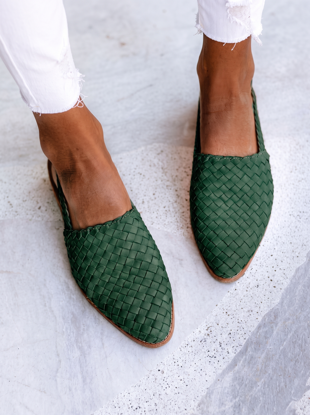Women's Pointed Toe Flat Buckle Sandals for Casual Wear