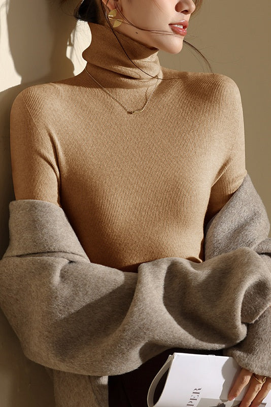 Women's Seamless High Neck Knit Top
