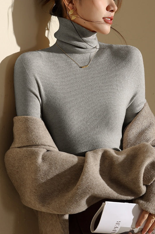 Women's Seamless High Neck Knit Top