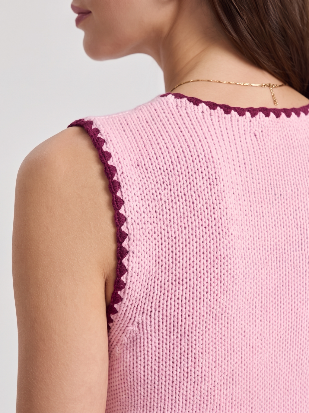 Women's Sleeveless Slim-Fit Cardigan Sweater