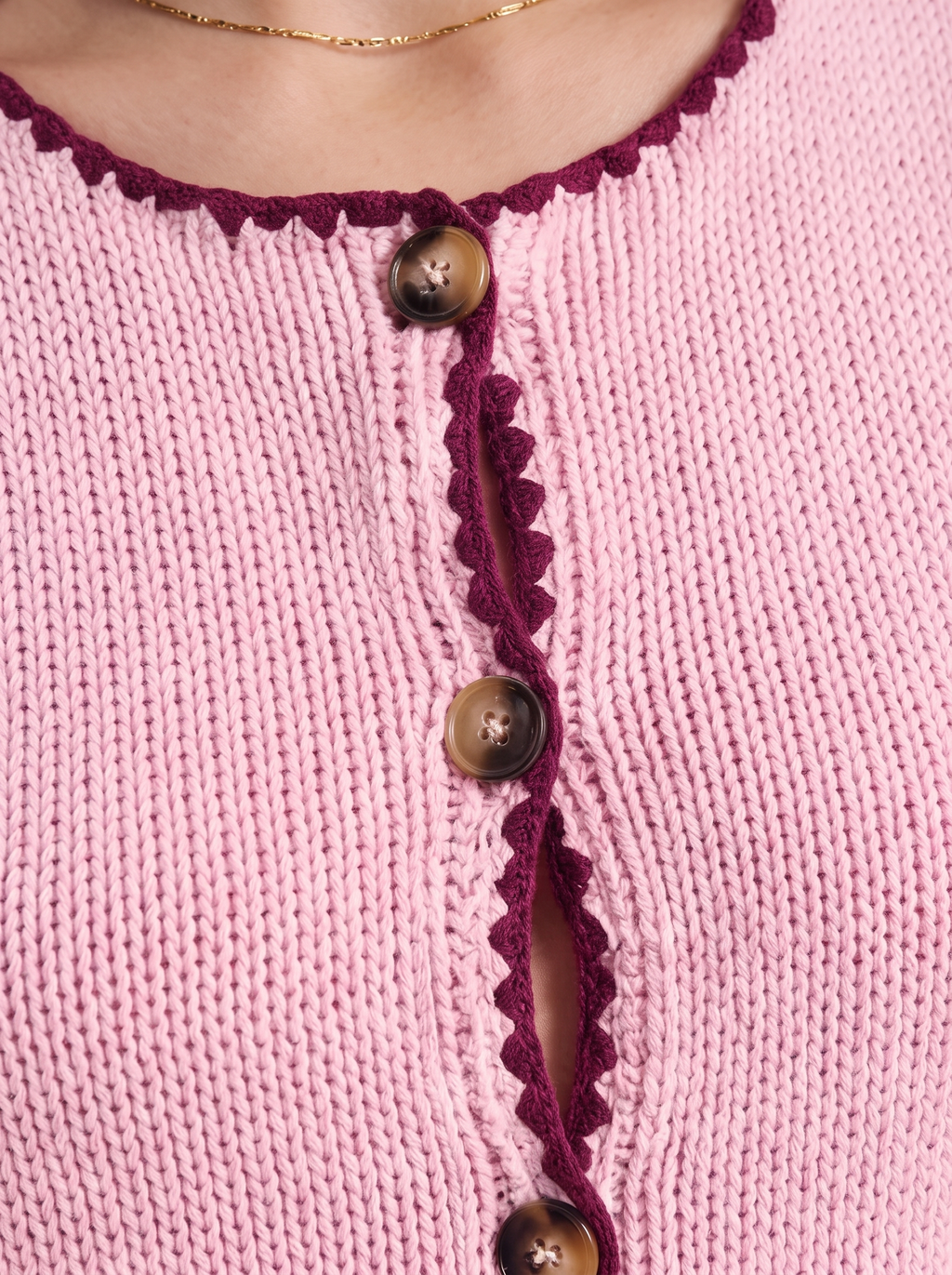 Women's Sleeveless Slim-Fit Cardigan Sweater