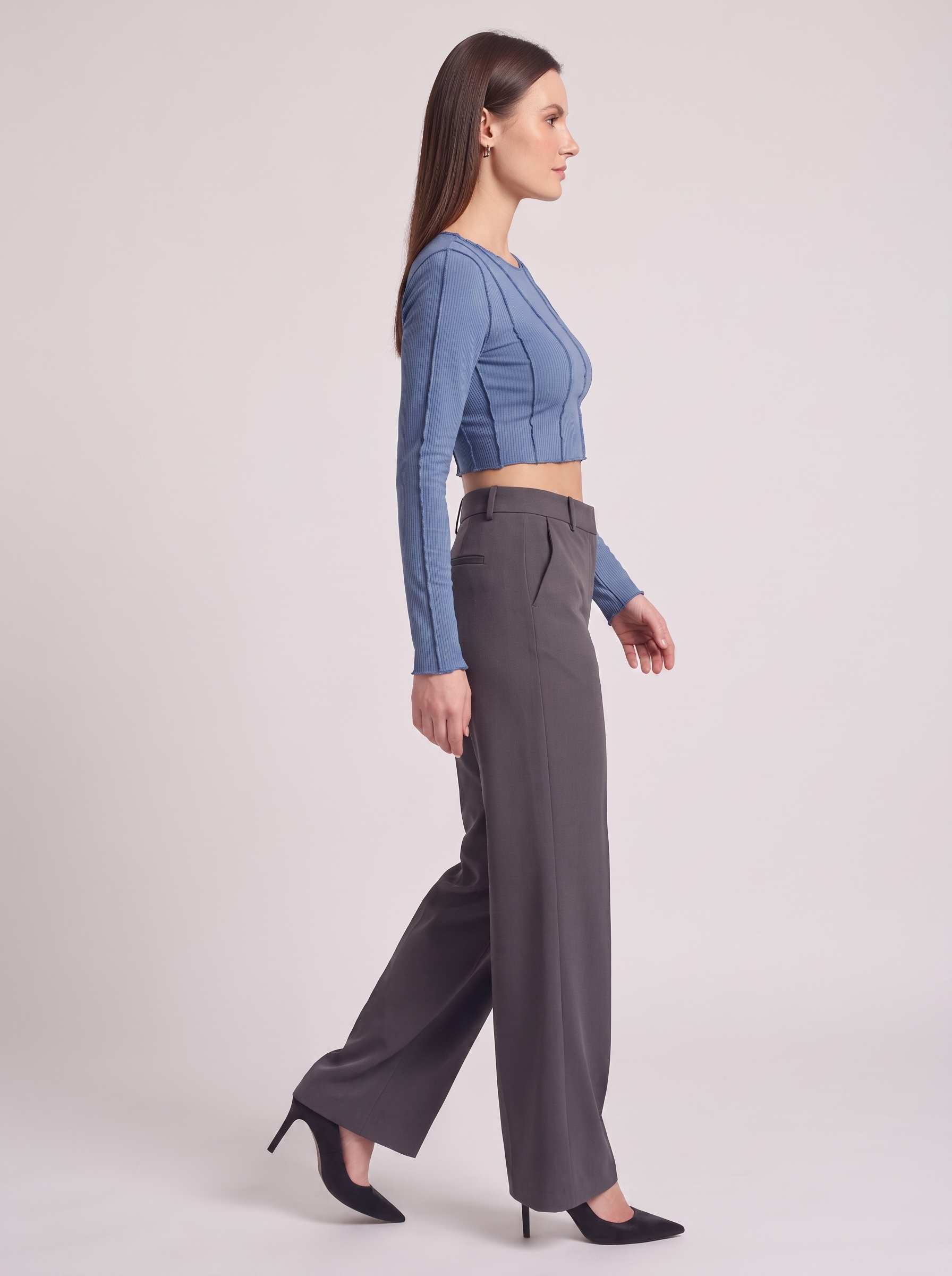 Women's Slim Long Sleeve Crop Top with Exposed Stitching