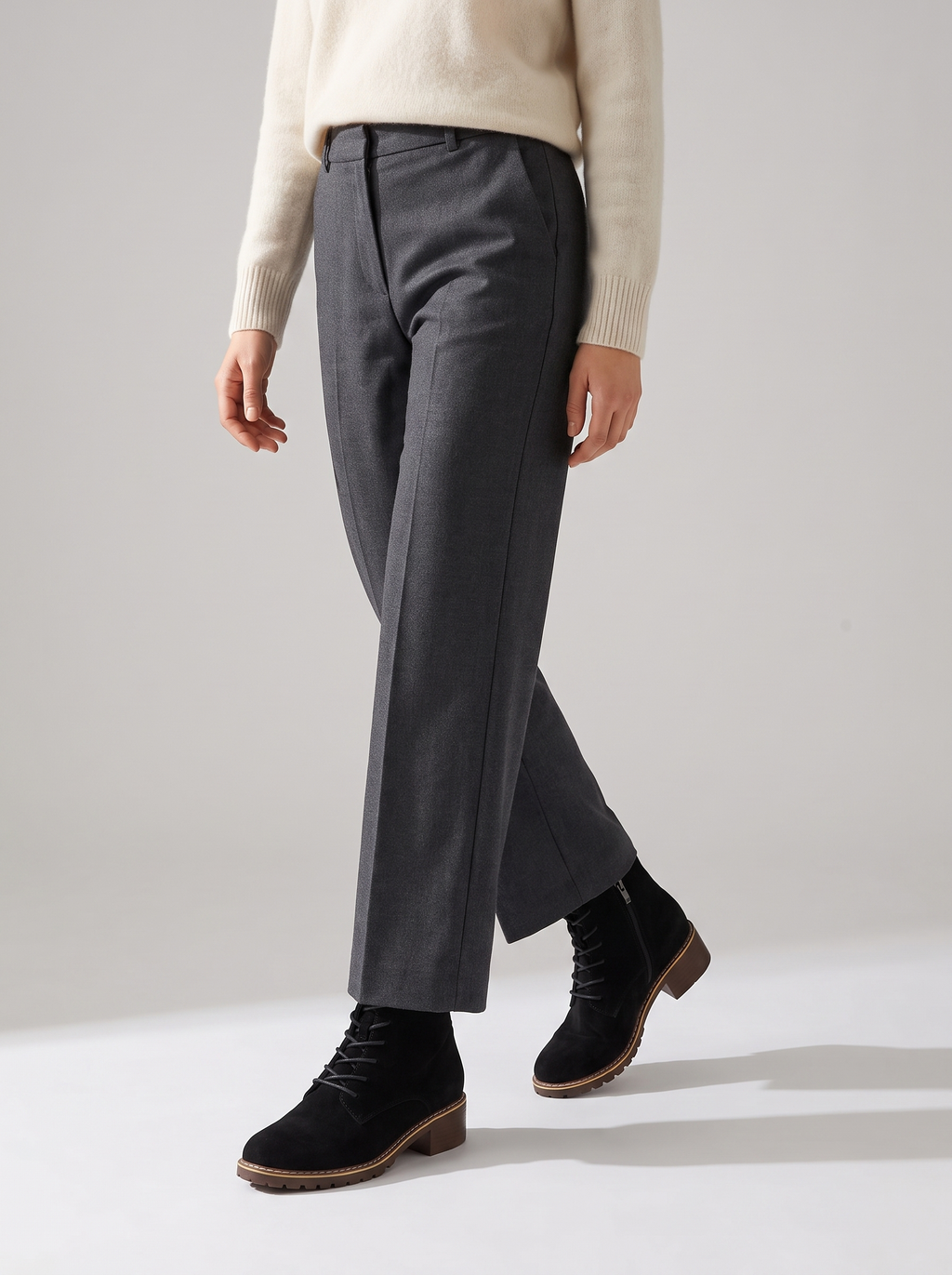 Women's Suede Round Toe Martin Boots