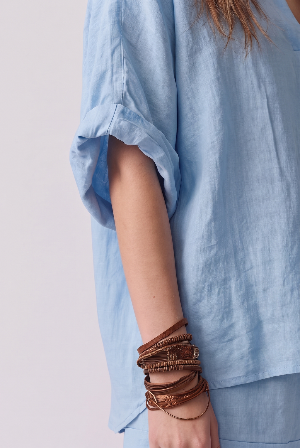 Women's Two-Piece Summer Outfit with Short Sleeve Shirt and Wide-Leg Shorts